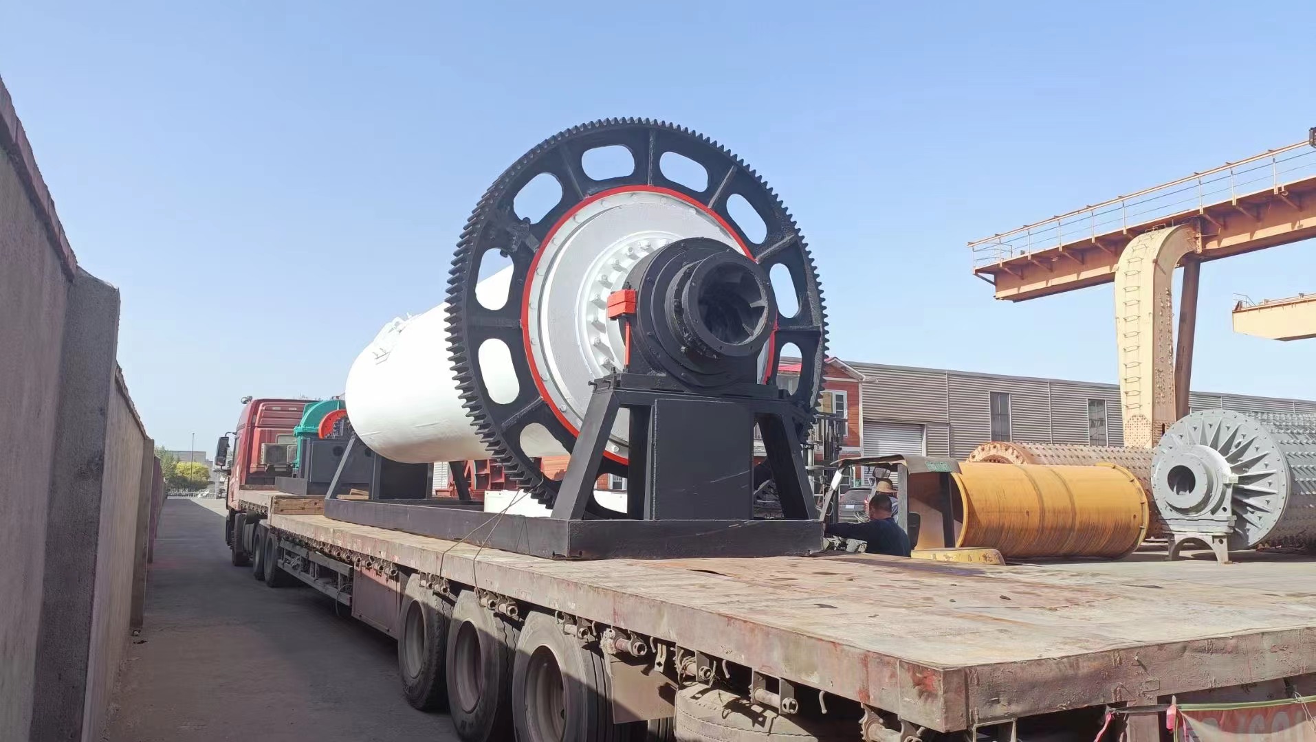 1.83*7米石頭襯磨機(jī)發(fā)貨連云港