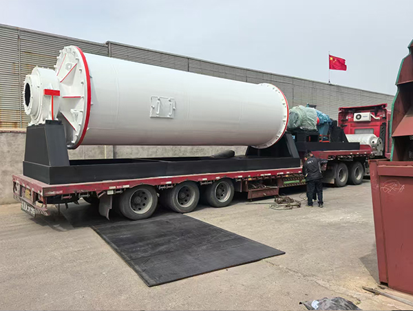 氧化鋁內(nèi)襯球磨機(jī)